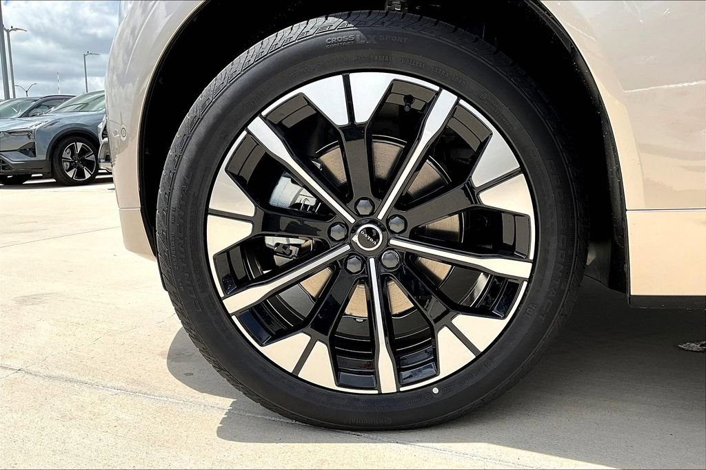 New 2026 Volvo XC60 B5 Plus w/ Protection Package Premier image 25