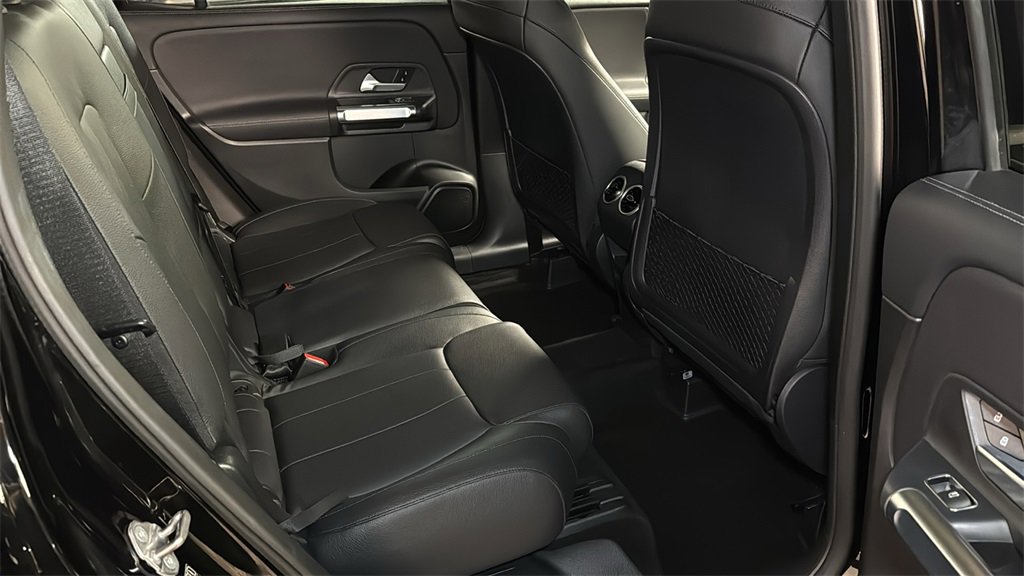 Used 2021 Mercedes-Benz GLB 250 4MATIC image 13