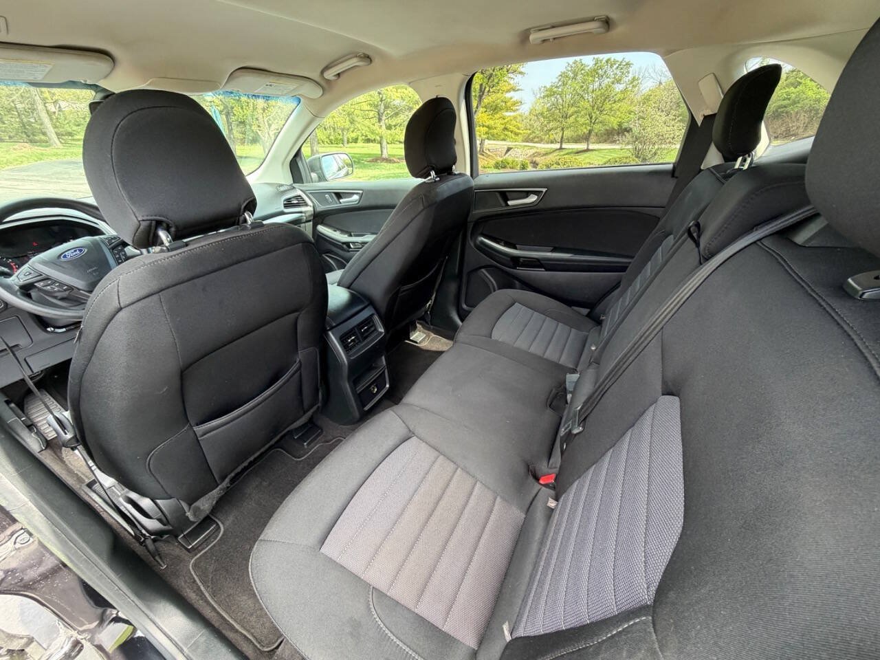 Used 2019 Ford Edge SE FWD image 7