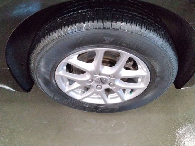 Used 2024 Chrysler Pacifica Touring-L image 16