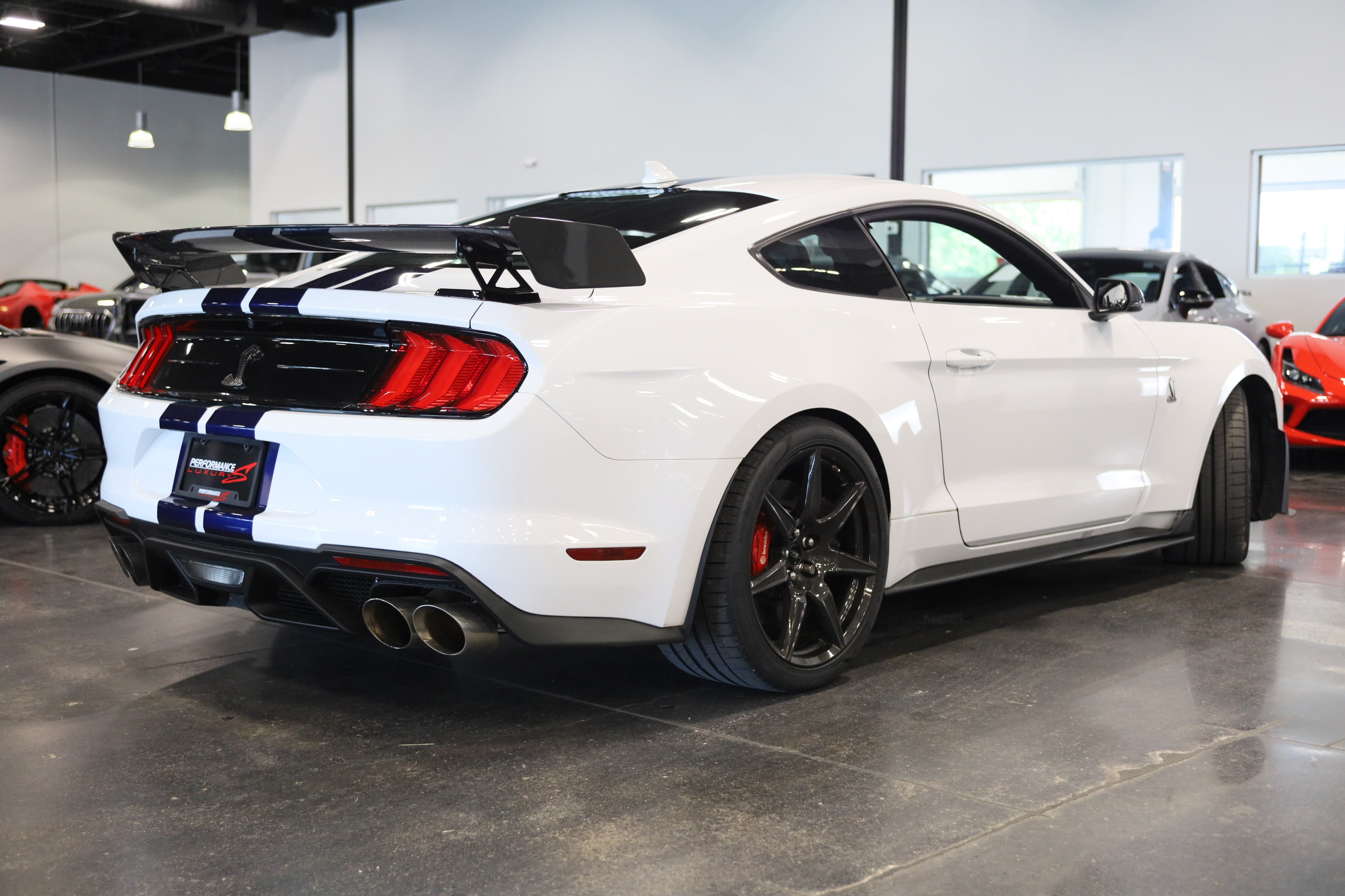 Used 2021 Ford Mustang Shelby GT500 w/ Carbon Fiber Track Pack RWD image 6