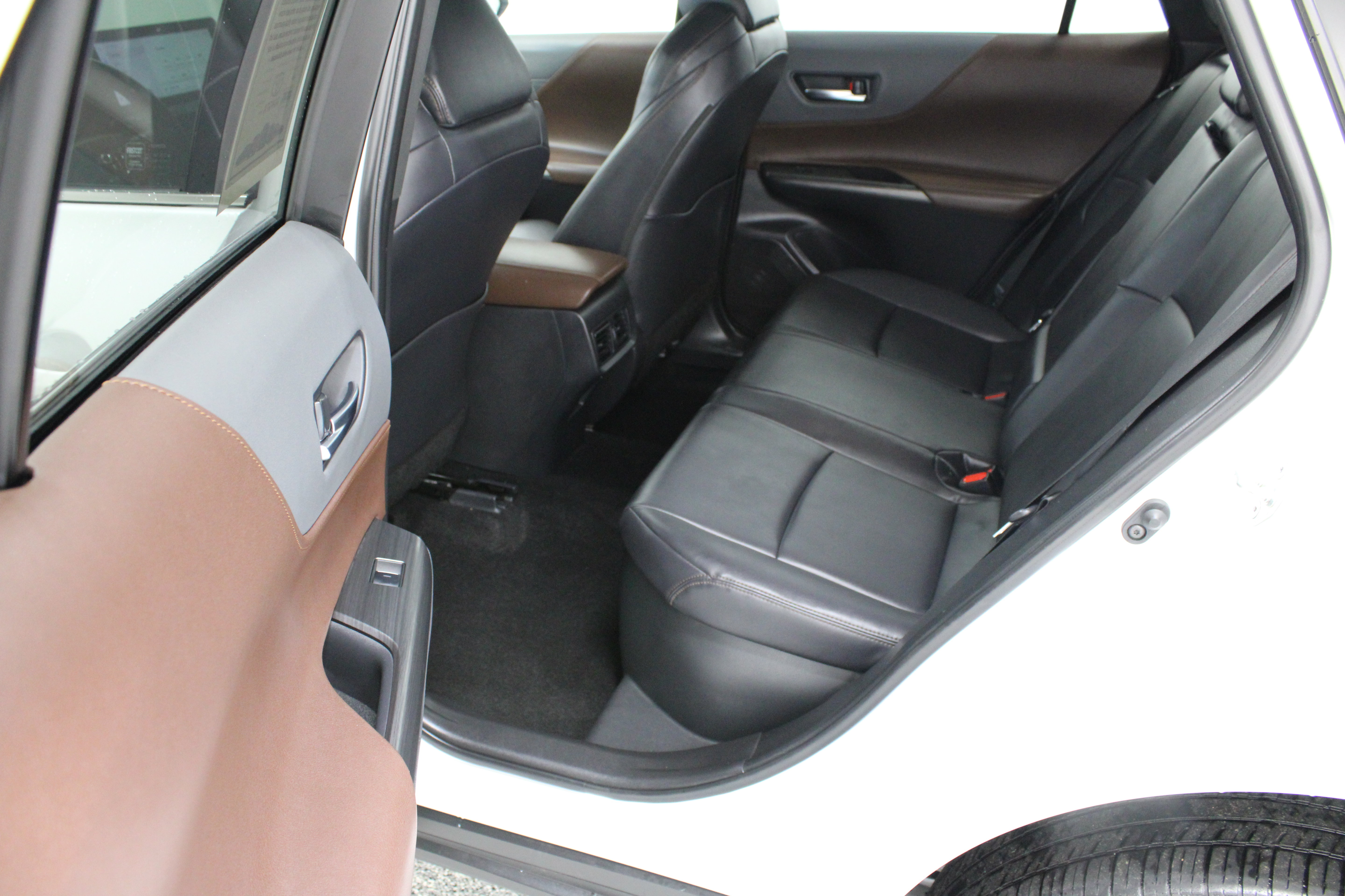 Certified 2024 Toyota Venza XLE AWD/4WD image 27