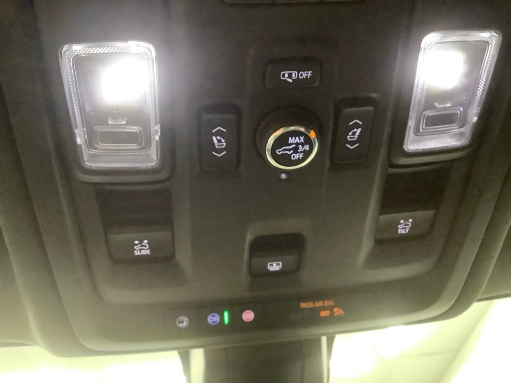 Used 2022 GMC Yukon XL SLT w/ SLT Premium Package AWD/4WD image 19