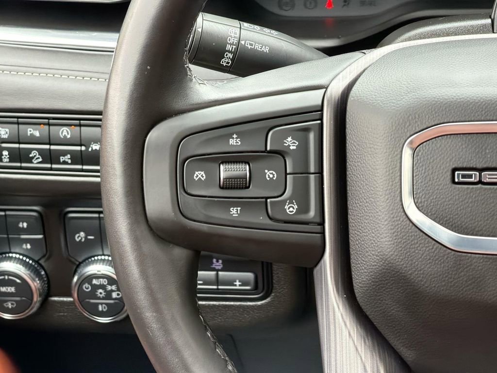 Used 2024 GMC Yukon XL Denali Ultimate AWD/4WD image 9