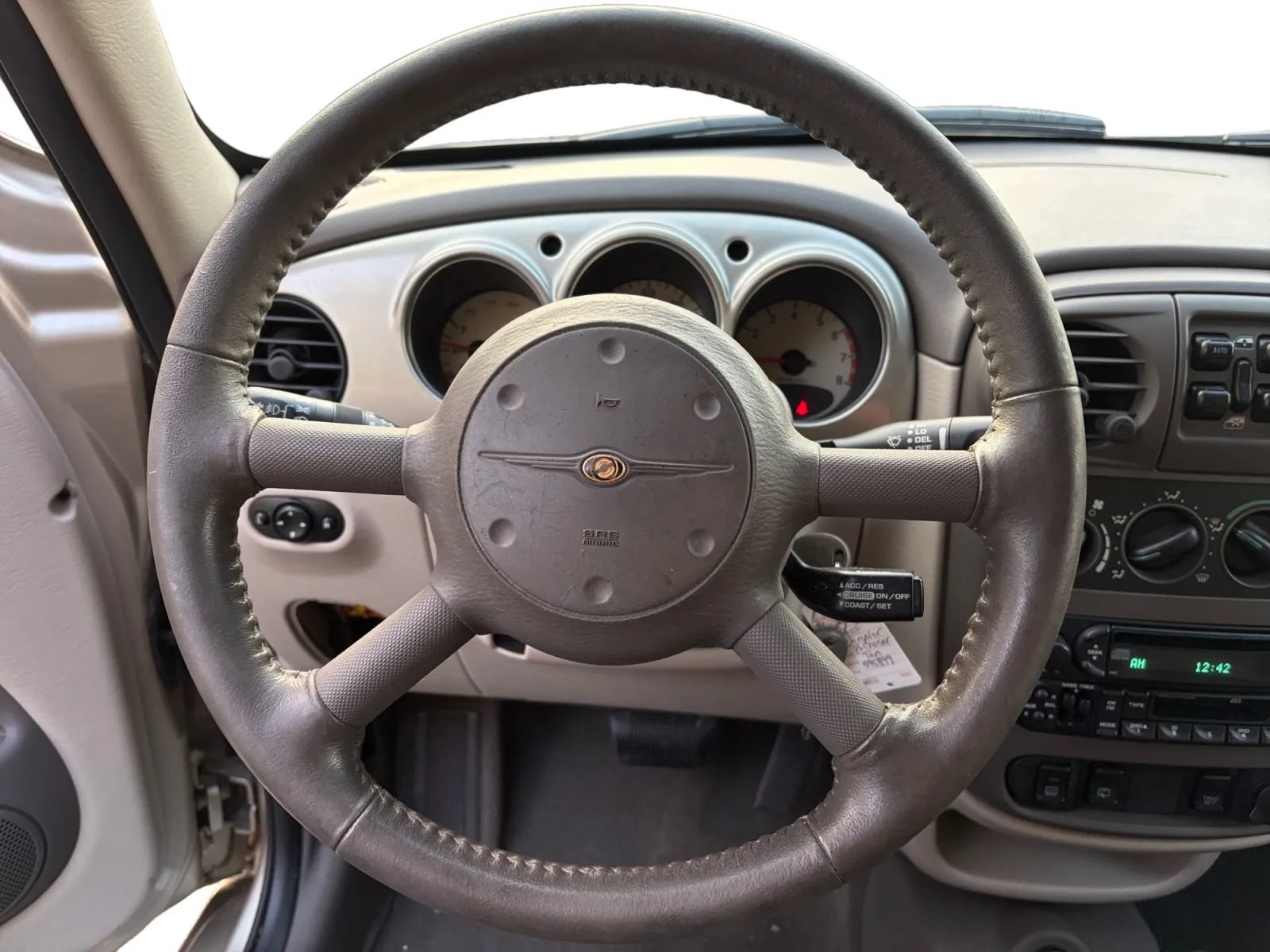 Used 2005 Chrysler PT Cruiser Limited FWD image 11