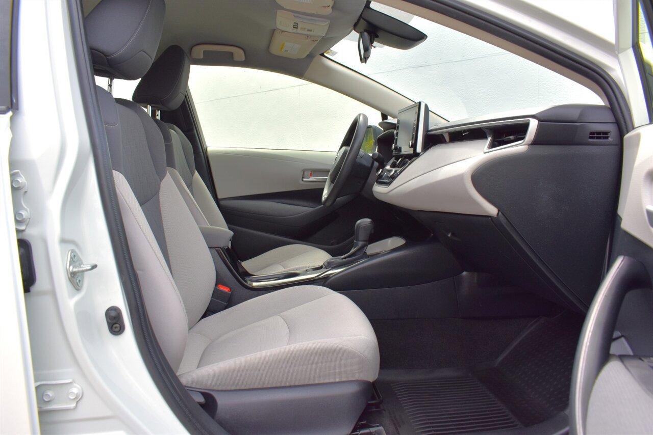 Used 2021 Toyota Corolla LE FWD image 26