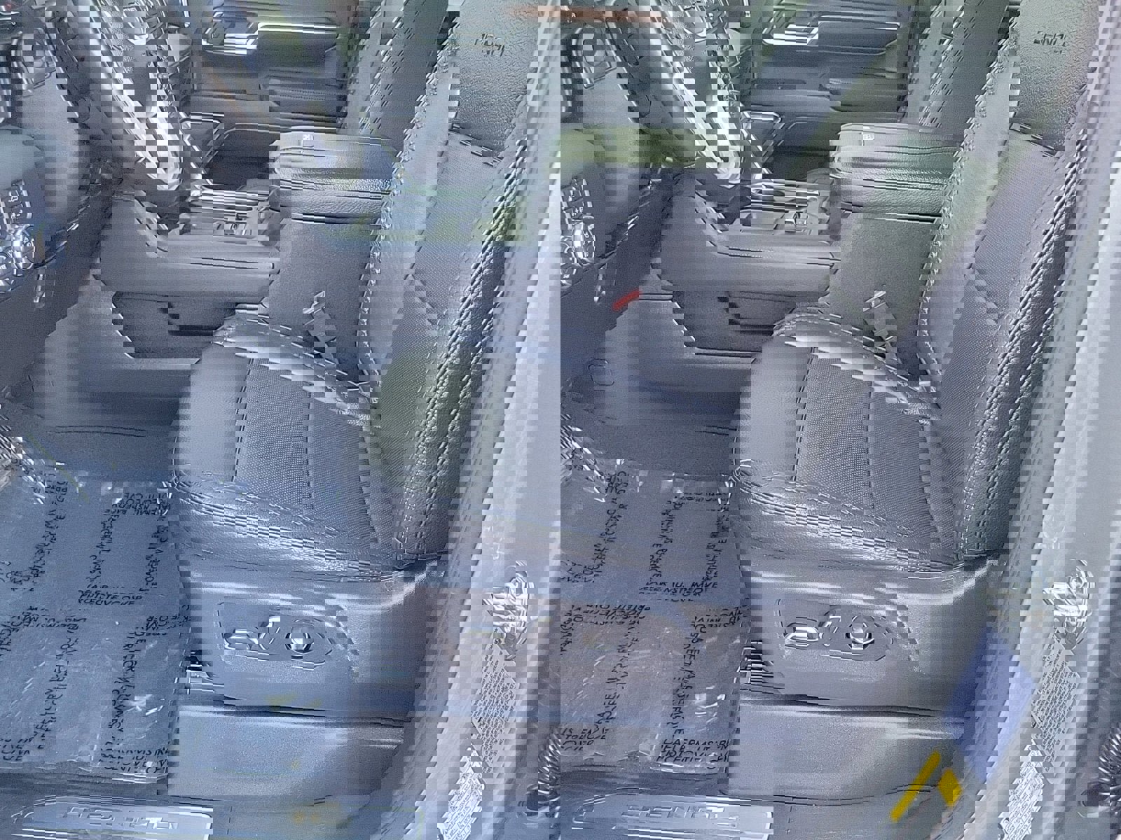 Used 2025 GMC Sierra 3500 Denali w/ Denali Reserve Package image 14