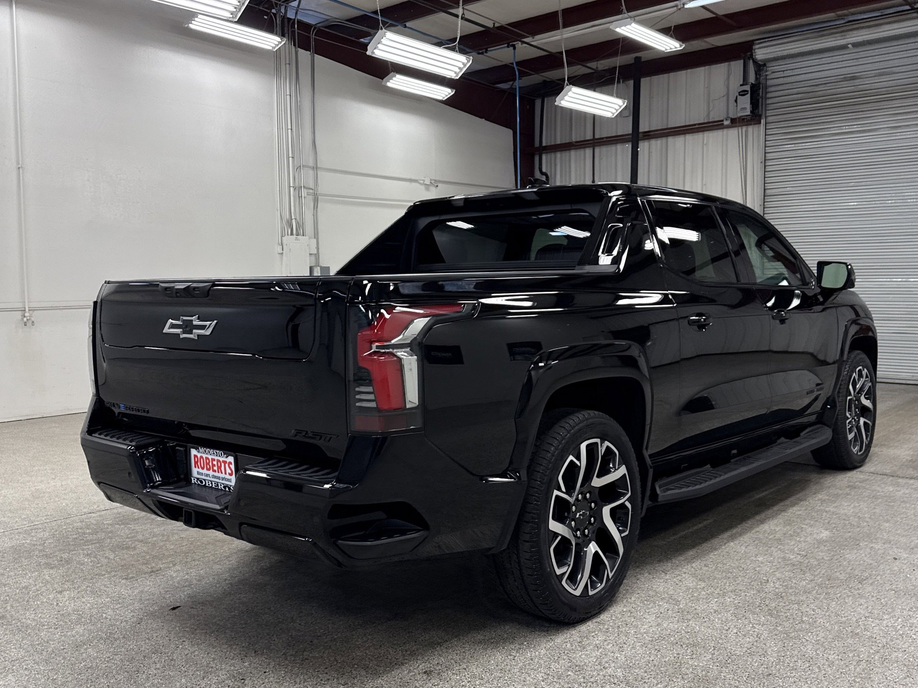 Used 2024 Chevrolet Silverado EV RST image 18