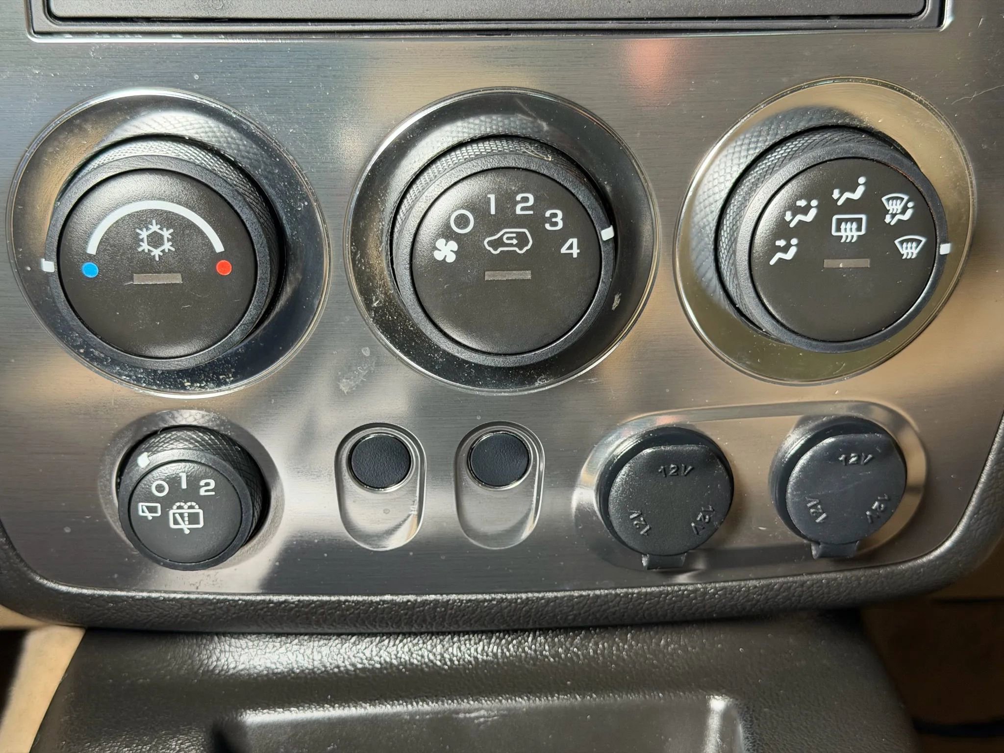 Used 2007 HUMMER H3 image 25