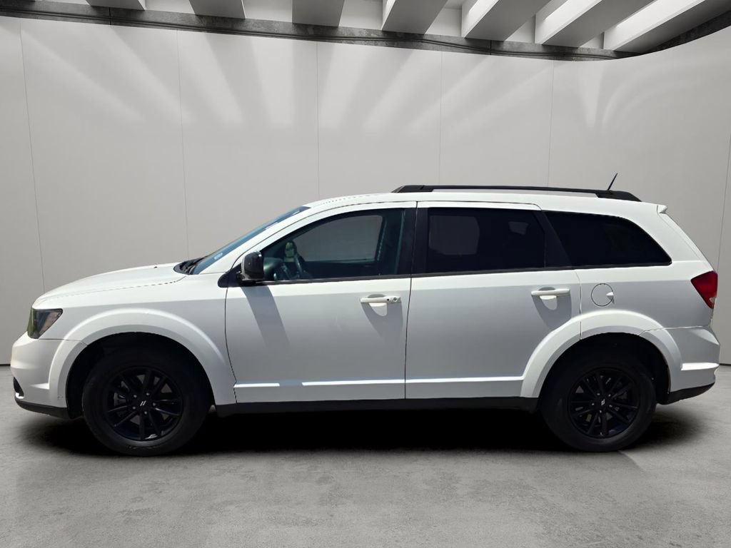 Used 2019 Dodge Journey SE w/ Blacktop Package FWD image 2