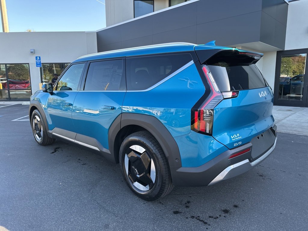 New 2026 Kia EV9 Wind image 8
