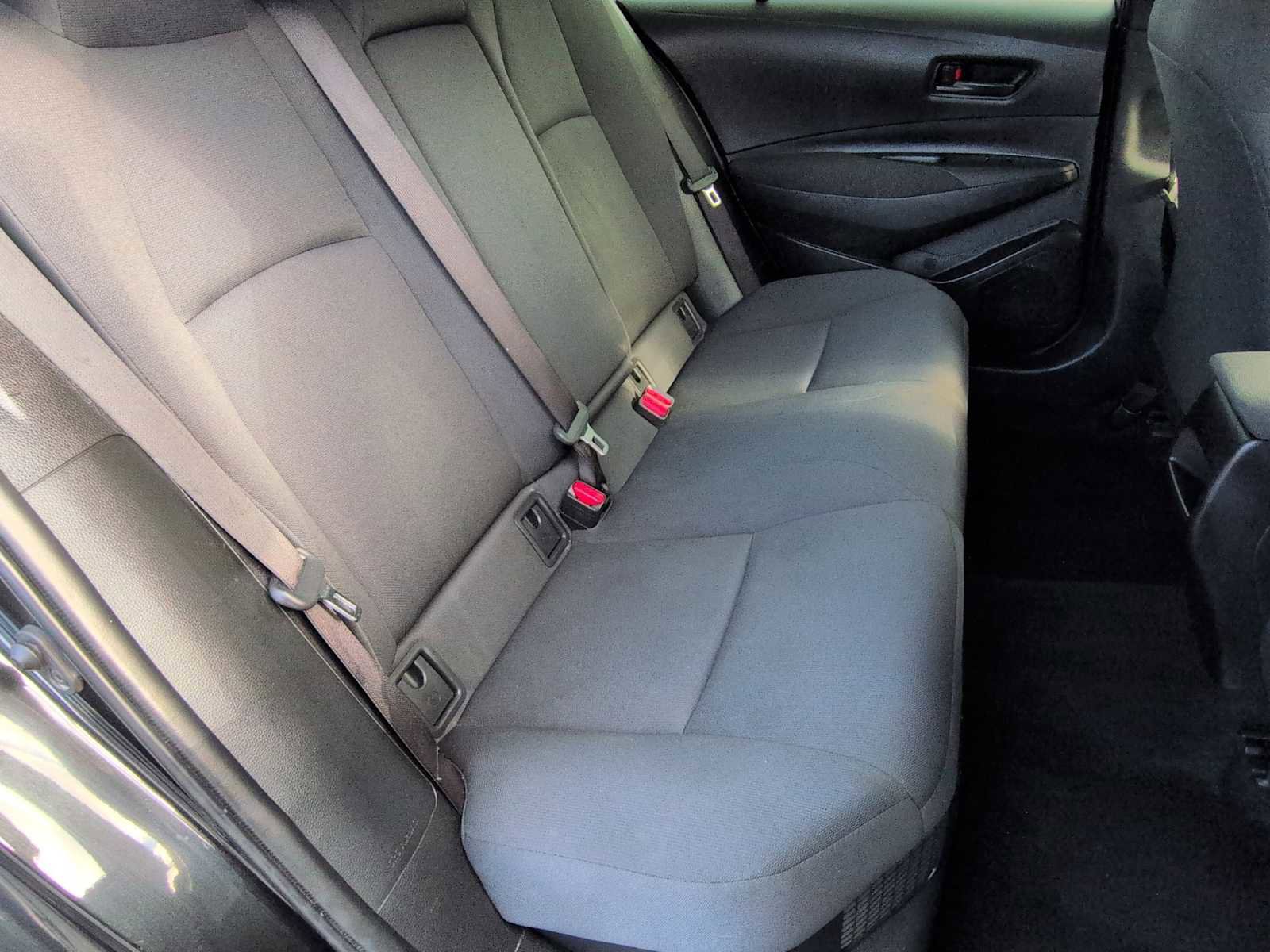 Used 2022 Toyota Corolla LE image 19