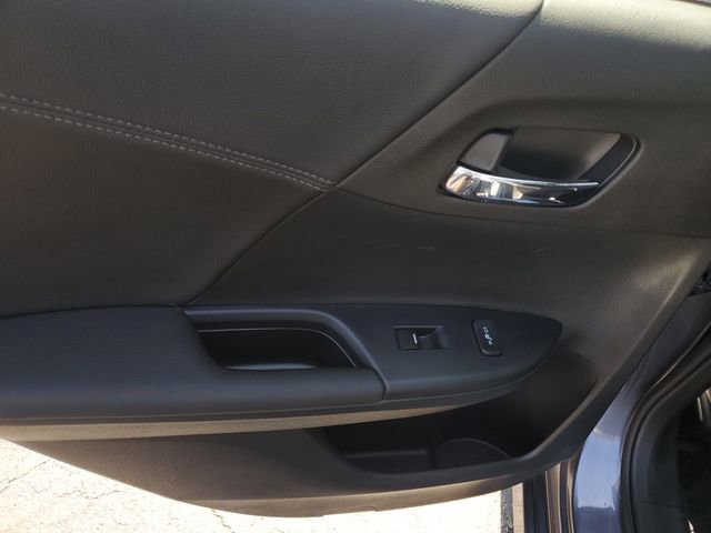 Used 2017 Honda Accord Touring image 16