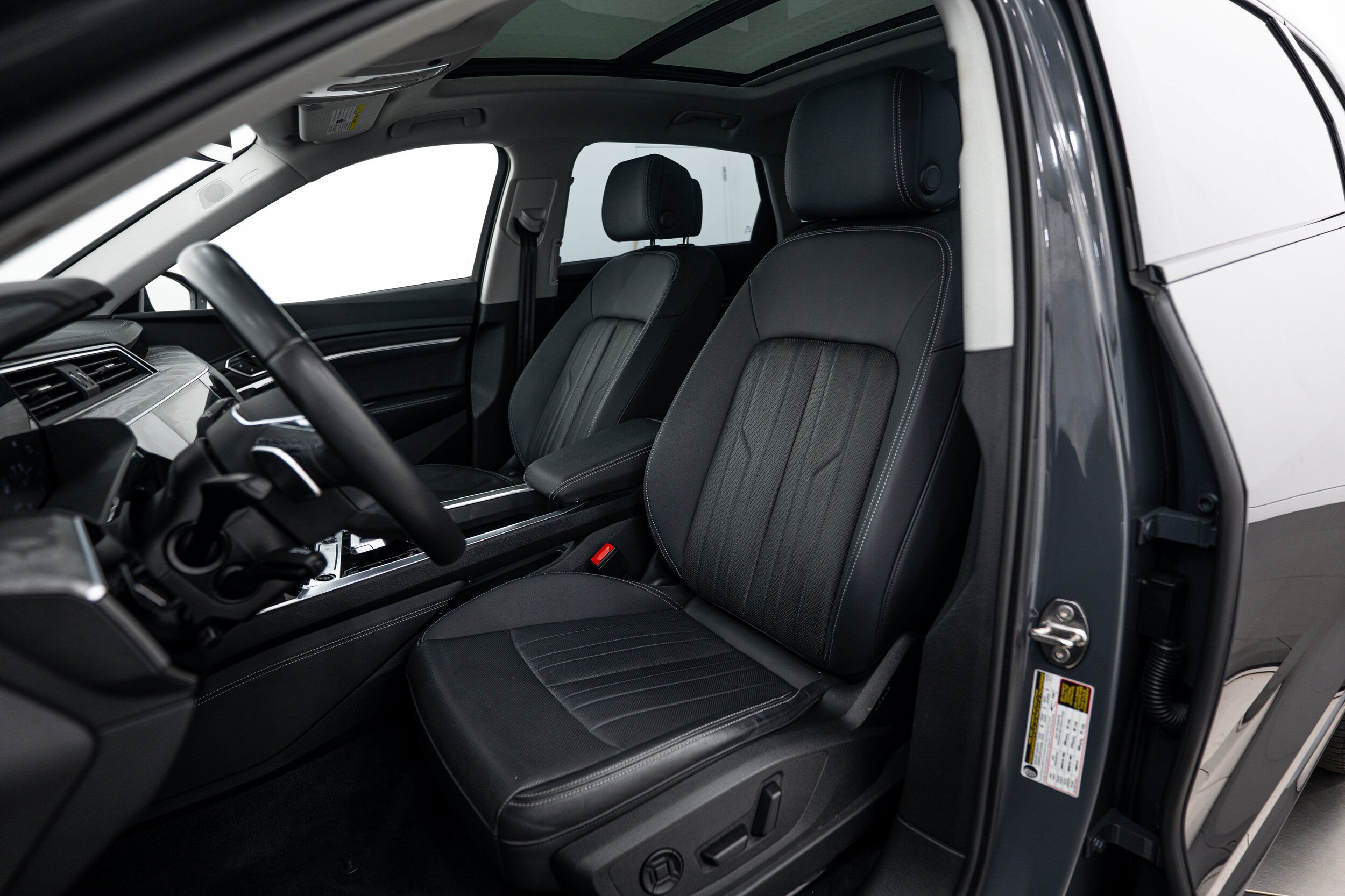 Certified 2024 Audi Q8 e-tron Premium Plus AWD/4WD image 16