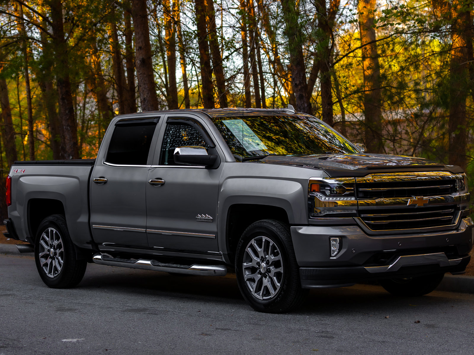 Used 2017 Chevrolet Silverado 1500 High Country image 47