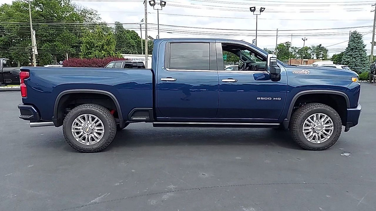 Used 2022 Chevrolet Silverado 2500 High Country w/ Z71 Off-Road Package AWD/4WD image 9
