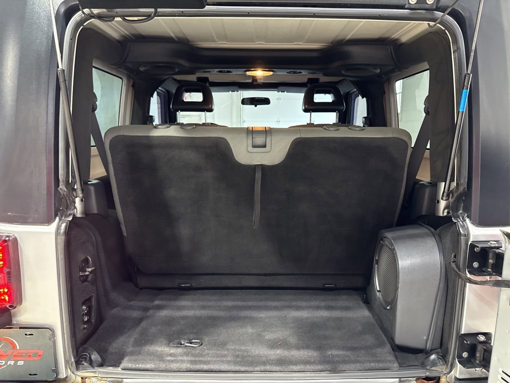 Used 2008 Jeep Wrangler Sahara w/ Dual Top Group AWD/4WD image 24