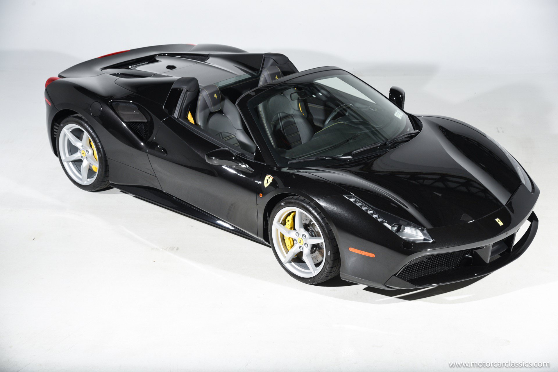 Used 2016 Ferrari 488 Spider RWD image 10