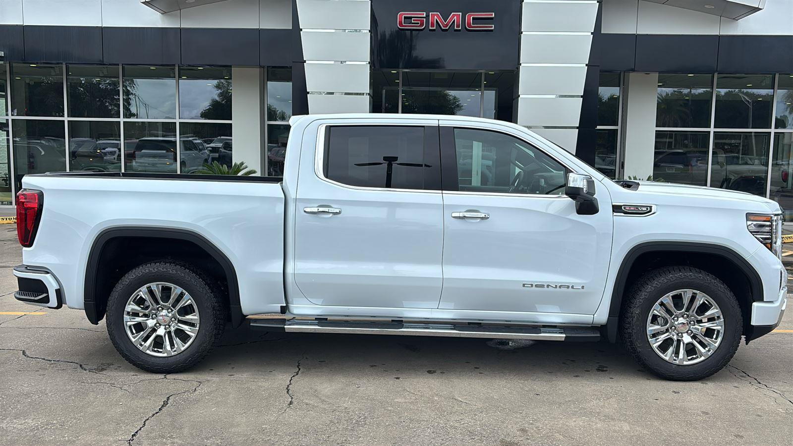New 2026 GMC Sierra 1500 Denali AWD/4WD image 9