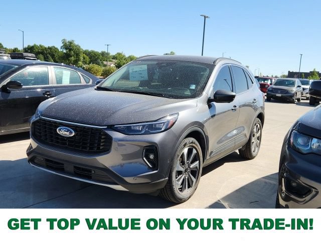 Used 2023 Ford Escape Platinum w/ Premium Technology Package AWD/4WD image 1