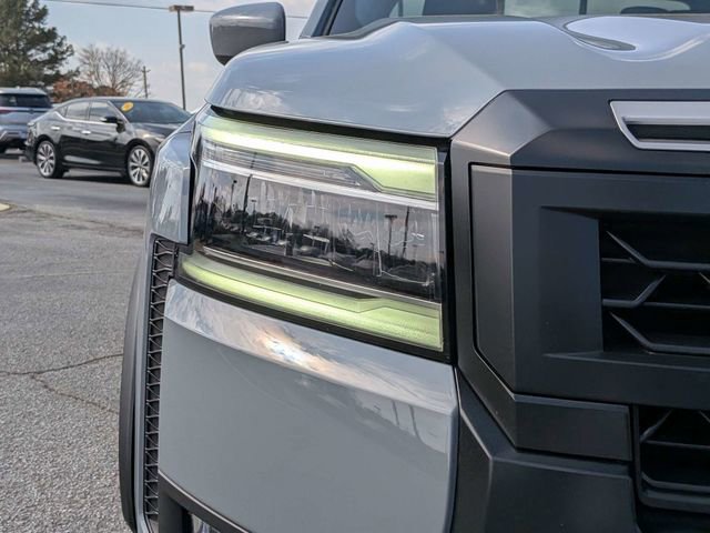 Used 2025 Nissan Frontier PRO-4X image 10