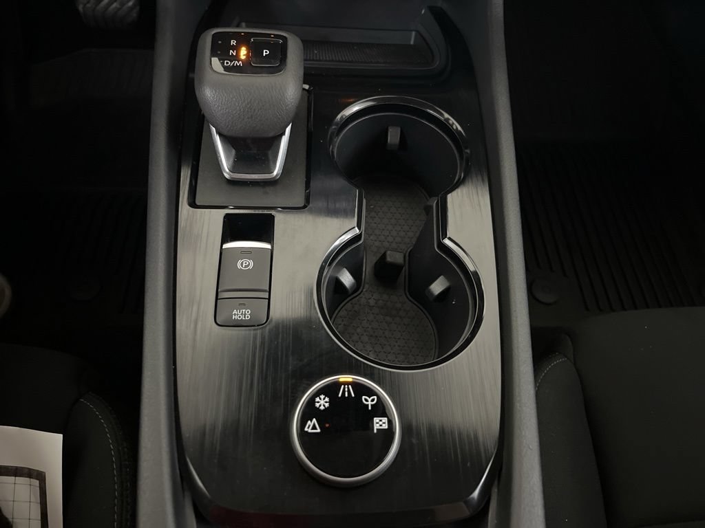Used 2024 Nissan Rogue S AWD/4WD image 69