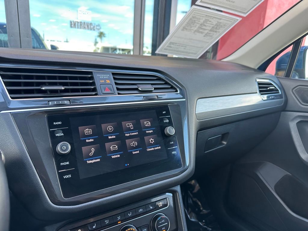 Used 2019 Volkswagen Tiguan SE FWD image 19