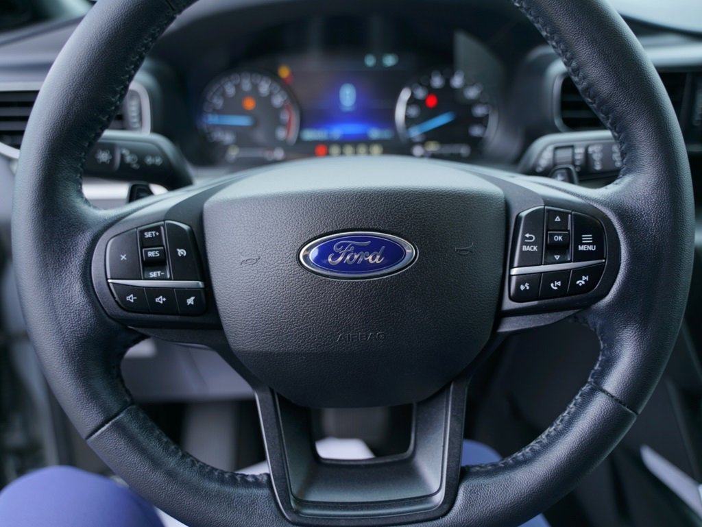 Used 2020 Ford Explorer XLT w/ Equipment Group 202A image 13