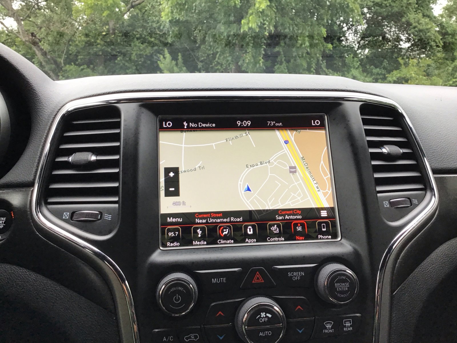 Used 2018 Jeep Grand Cherokee Altitude AWD/4WD image 14