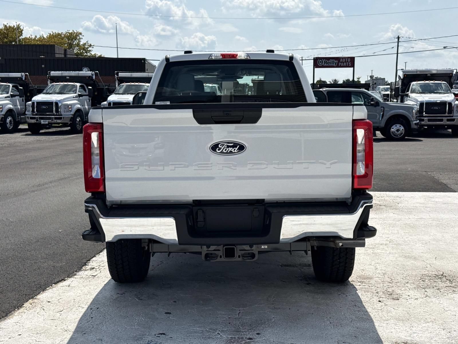New 2027 Ford F350 XL w/ XL Driver Assist Package AWD/4WD image 4