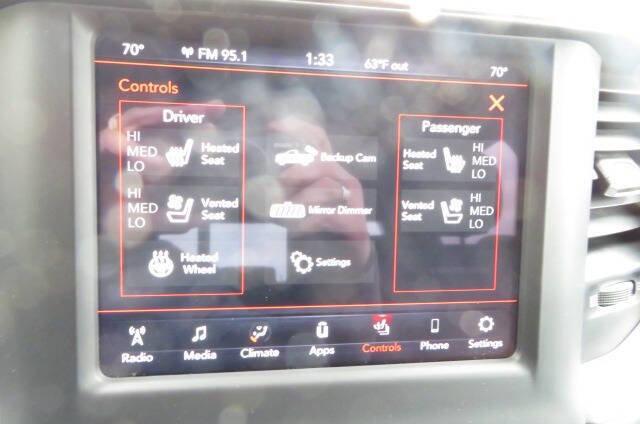 Used 2021 RAM 1500 Laramie AWD/4WD image 19