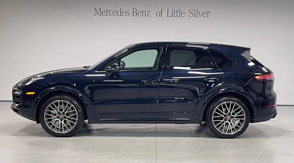 Used 2023 Porsche Cayenne AWD/4WD image 2
