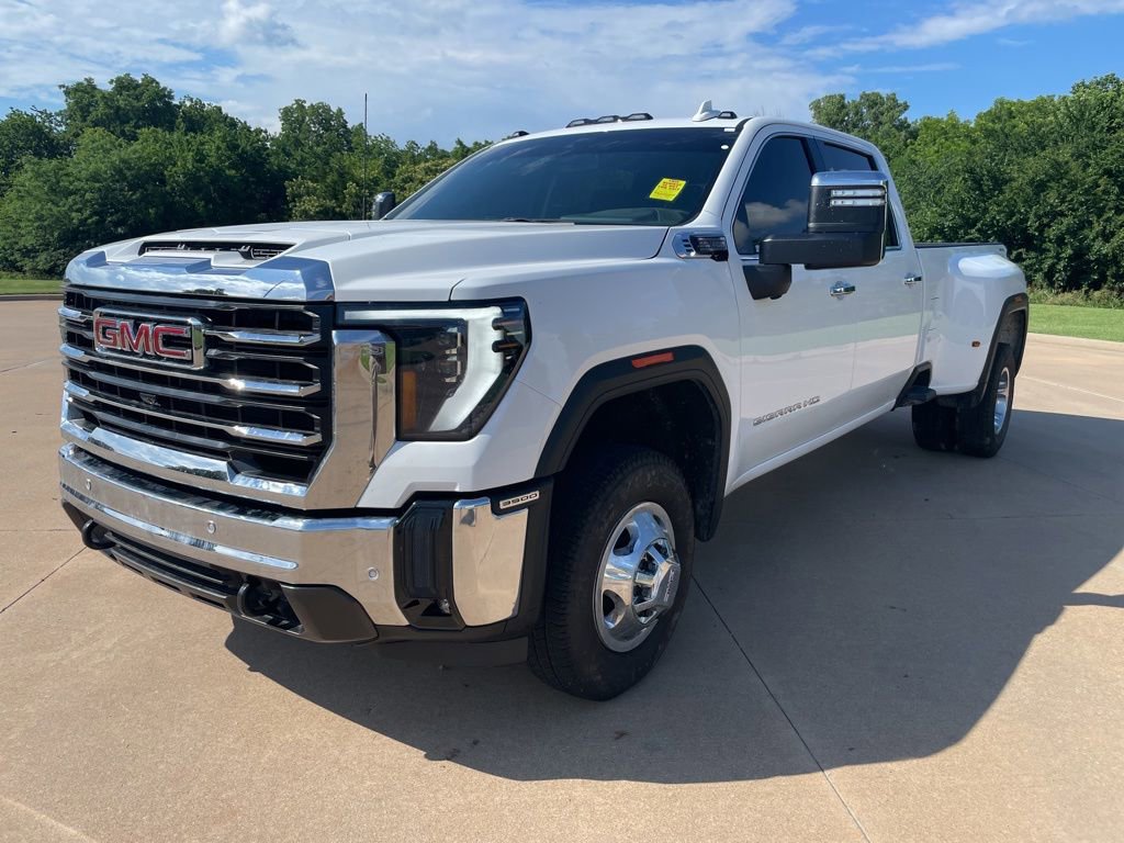 Used 2026 GMC Sierra 3500 SLT w/ SLT Convenience Package AWD/4WD image 1