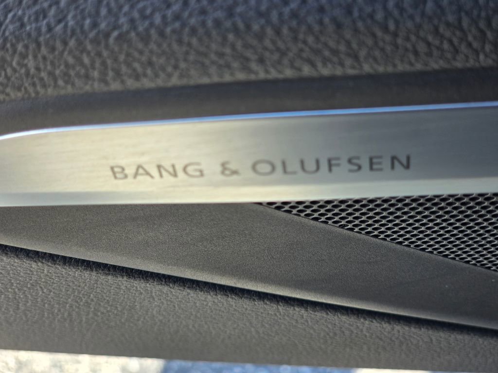 Used 2023 Audi e-tron Premium Plus w/ Premium Plus Package image 23