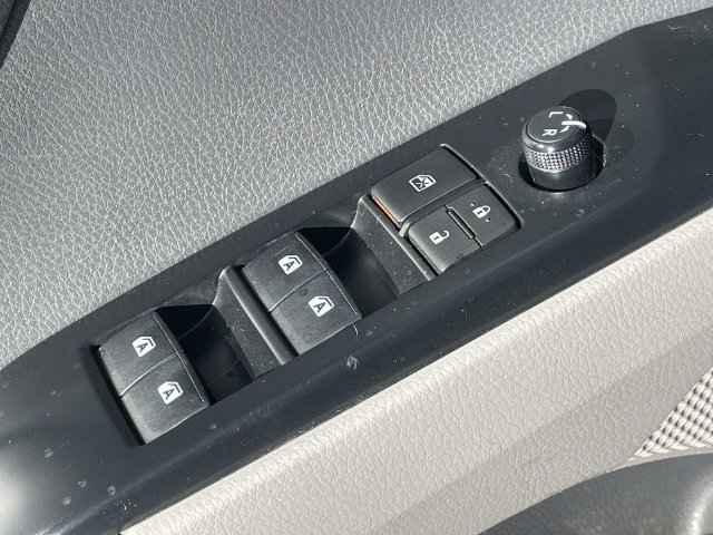 Used 2019 Toyota Camry LE FWD image 17