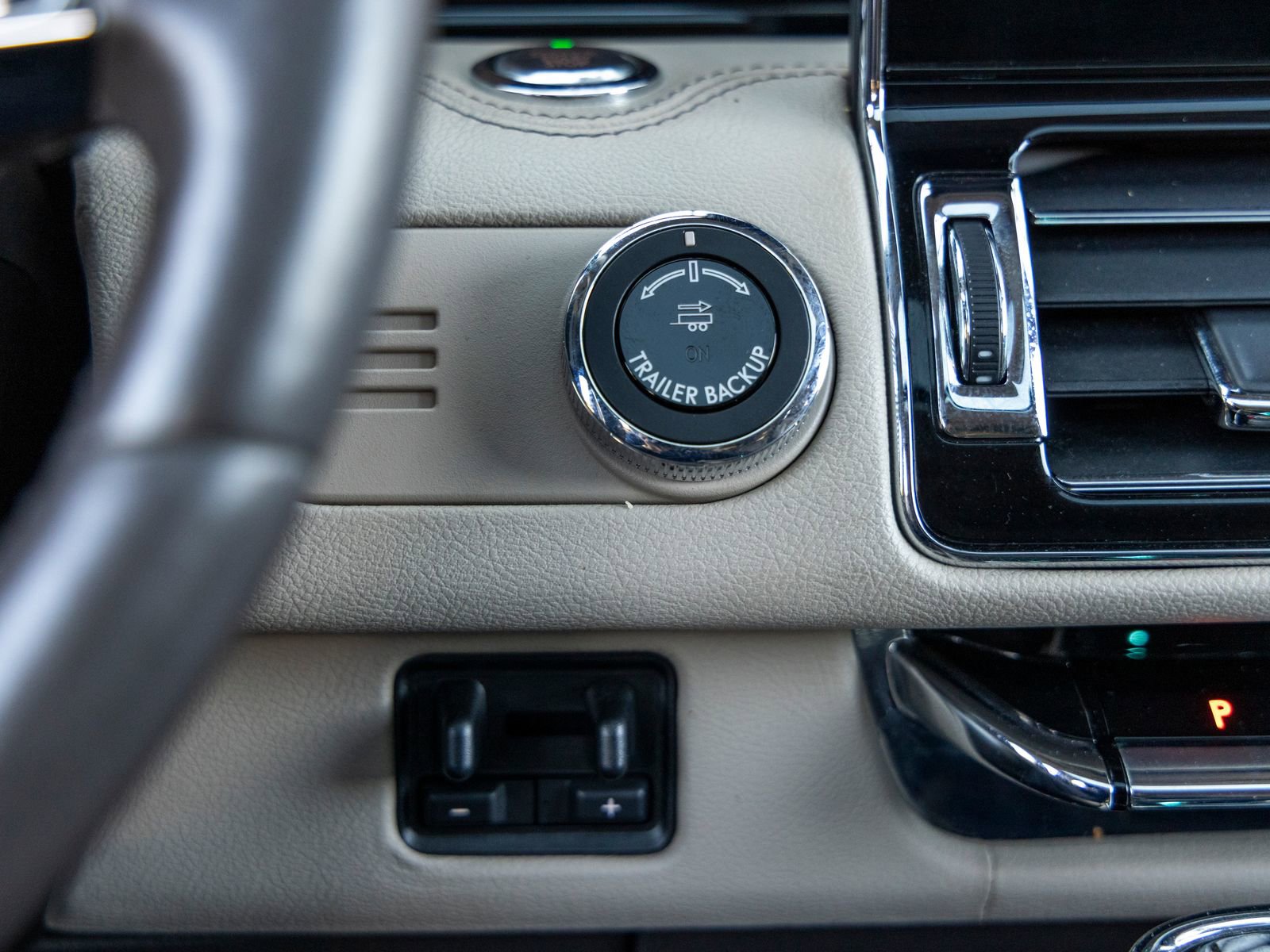 Used 2023 Lincoln Navigator Reserve image 32