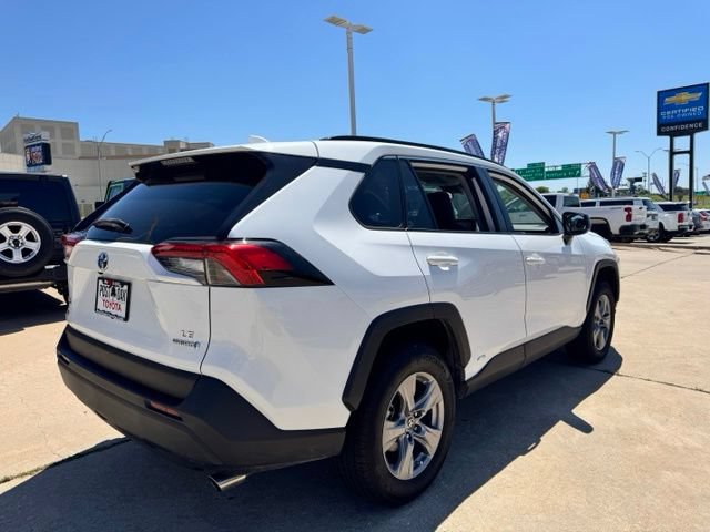 Used 2023 Toyota RAV4 LE AWD/4WD image 5