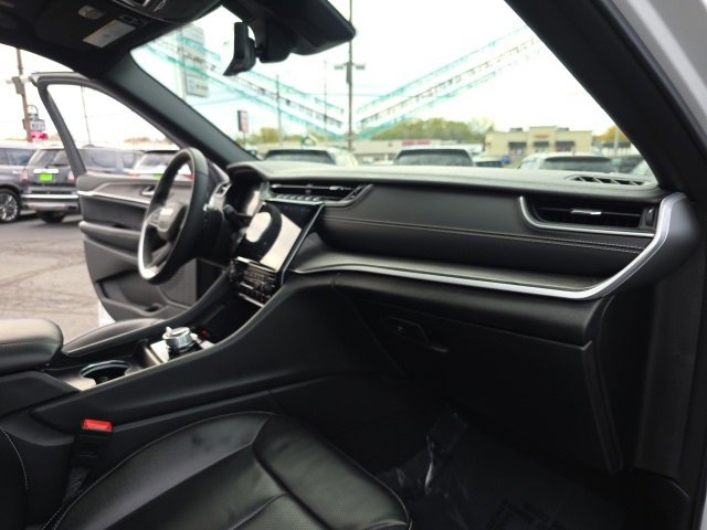 Used 2024 Jeep Grand Cherokee L Limited w/ Luxury Tech Group II image 50