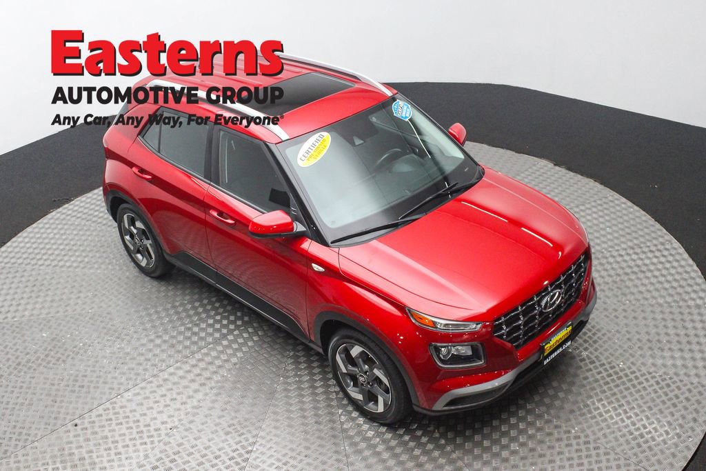 Used 2022 Hyundai Venue SEL image 3