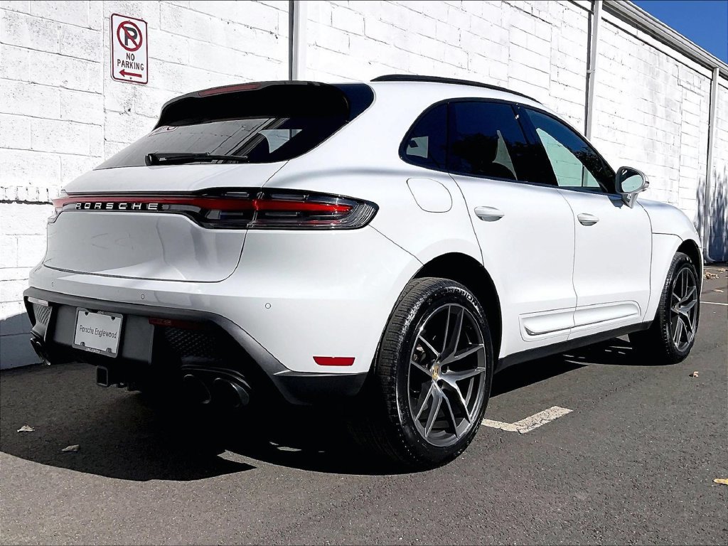 Certified 2023 Porsche Macan AWD/4WD image 17