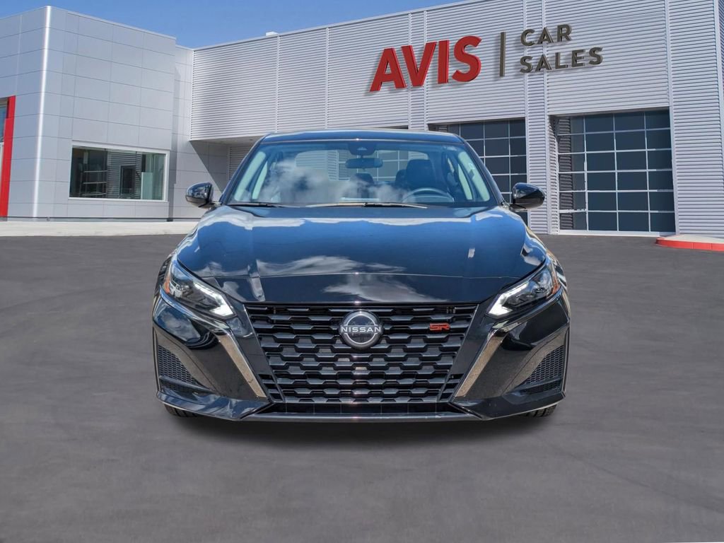 Used 2025 Nissan Altima 2.5 SR image 2