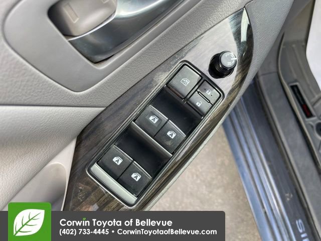 Used 2015 Toyota Sienna XLE w/ XLE Navigation Package image 11