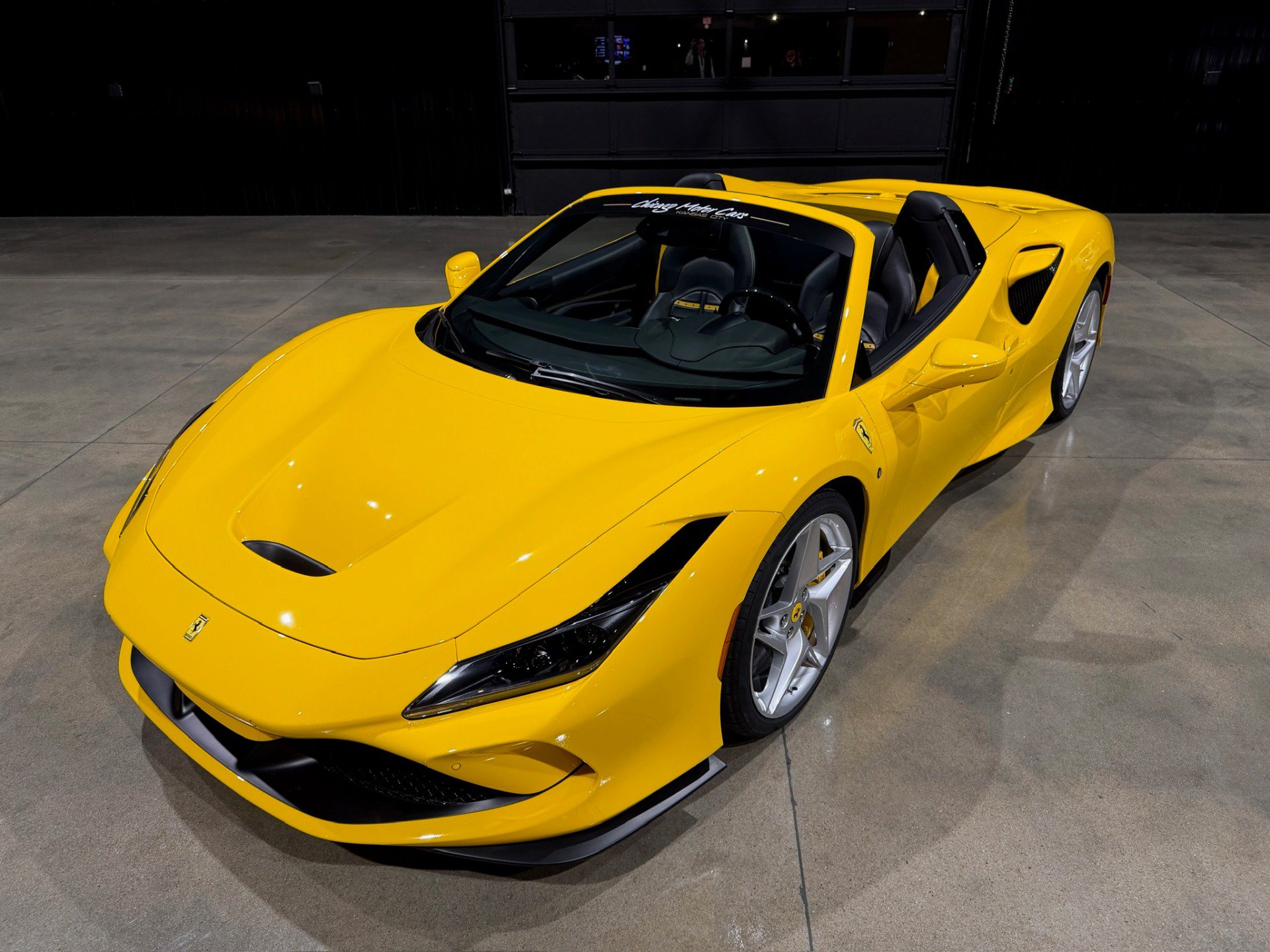 Used 2023 Ferrari F8 Tributo RWD image 2