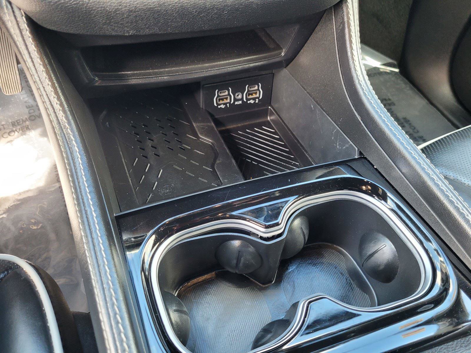 Used 2025 Chrysler Pacifica Limited image 27