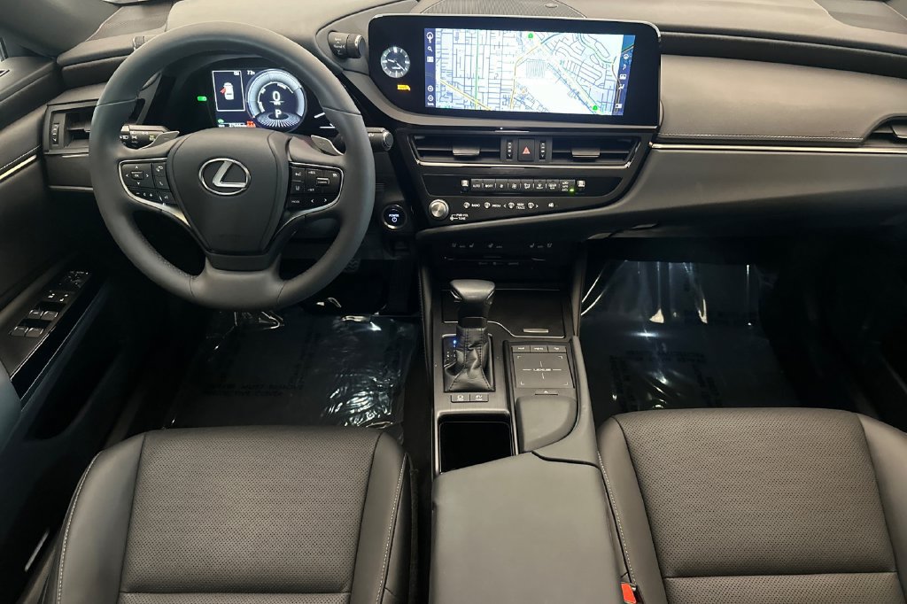 Certified 2022 Lexus ES 300h w/ Premium Package FWD image 13