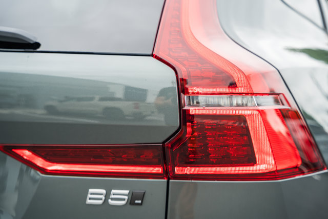 New 2027 Volvo XC60 B5 Plus AWD/4WD image 13
