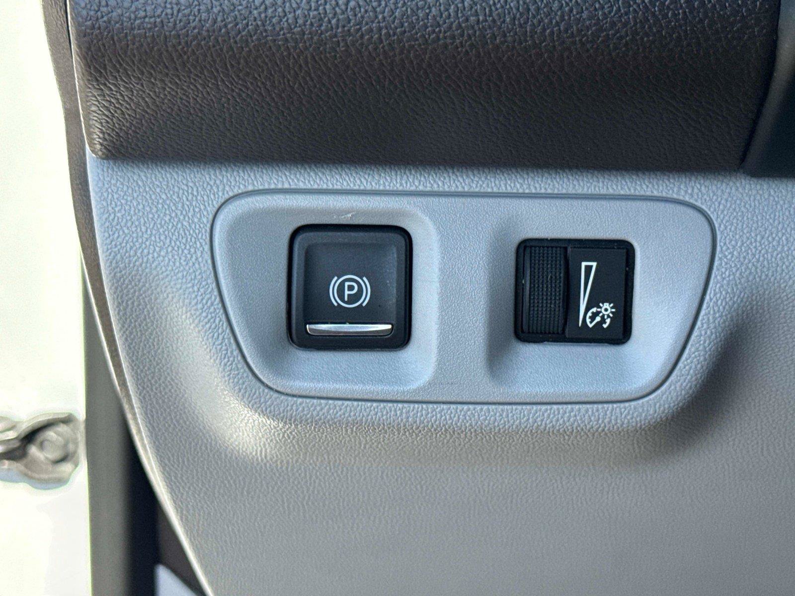 Used 2017 GMC Acadia SLT FWD image 34