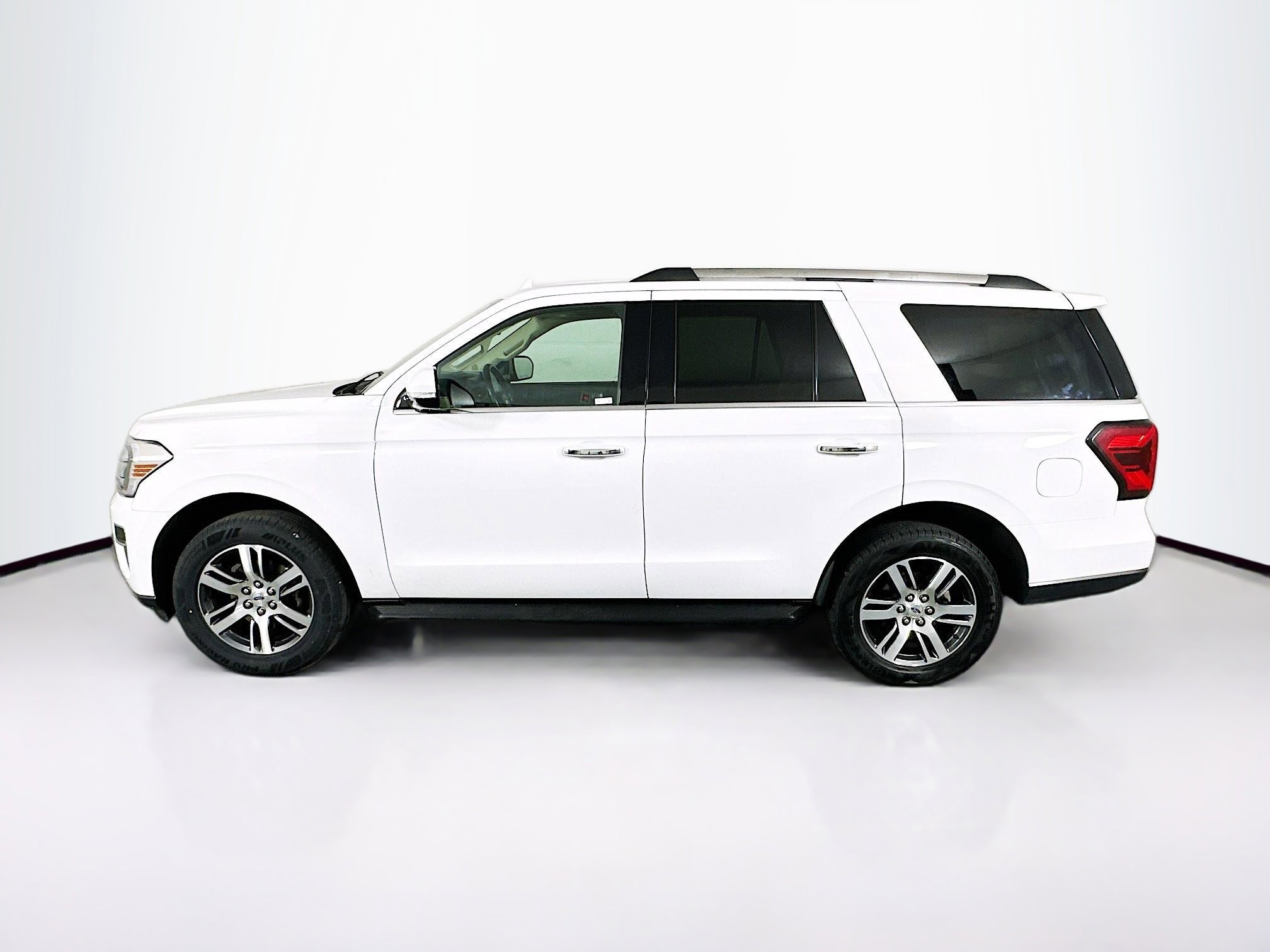 Used 2024 Ford Expedition Limited RWD image 4