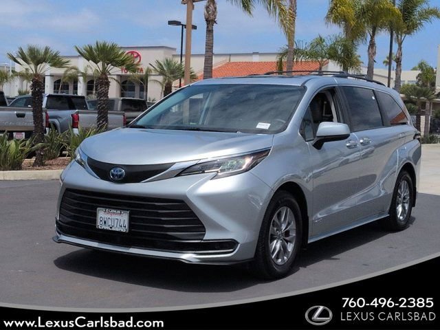 Used 2021 Toyota Sienna LE w/ LE Plus Package