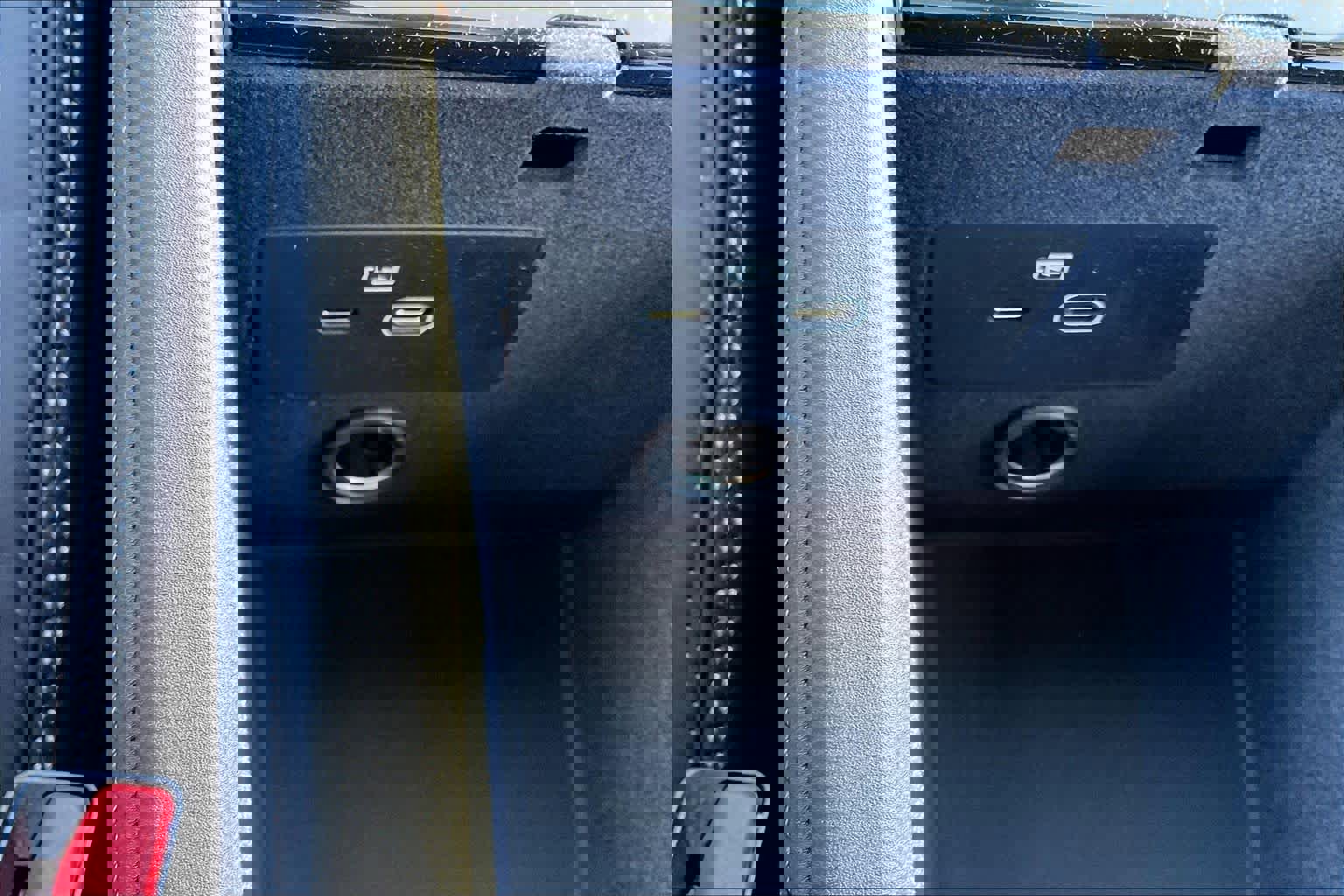 New 2026 Volvo XC90 B6 Ultra w/ Protection Package image 23